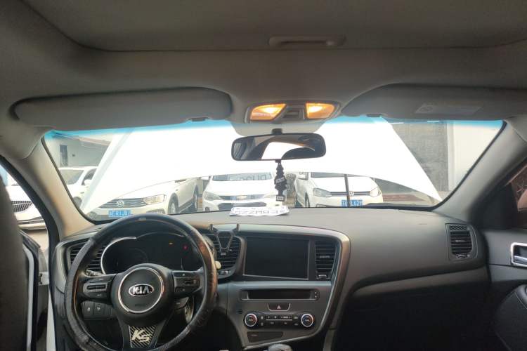 Used Kia K5 2015 2.0L Automatic GLS Headliner