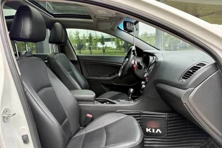 Used Kia K5 2015 2.0L Automatic LUX Interior 1