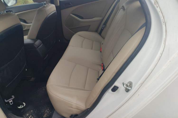 Used Kia K5 2015 2.0L Manual GL Interior 1