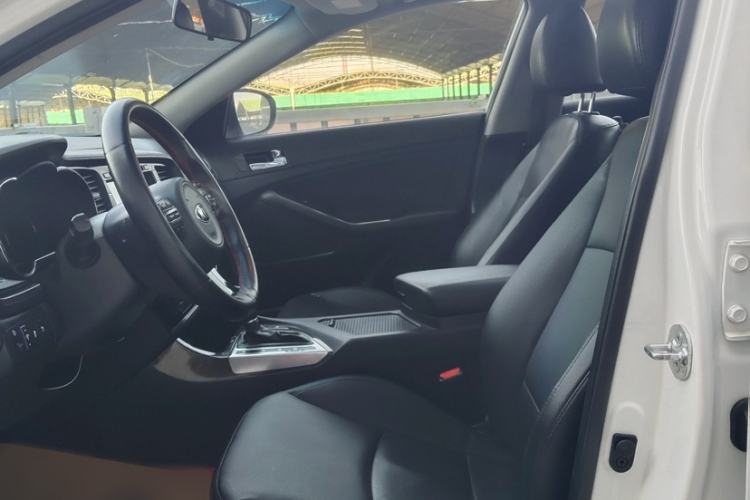 Used Kia K5 2015 2.0L Automatic LUX Interior 2