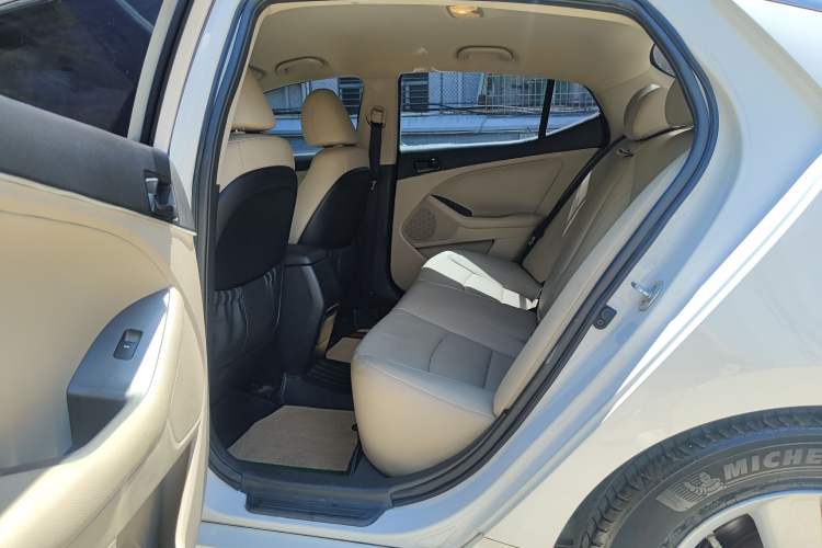 Used Kia K5 2015 2.0L Automatic GL Interior 2
