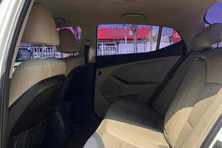 Used Kia K5 2015 2.0L Automatic GL Interior 2