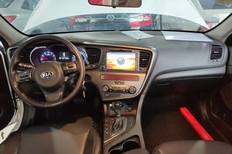 Used Kia K5 2015 2.0L Automatic GLS Interior 2