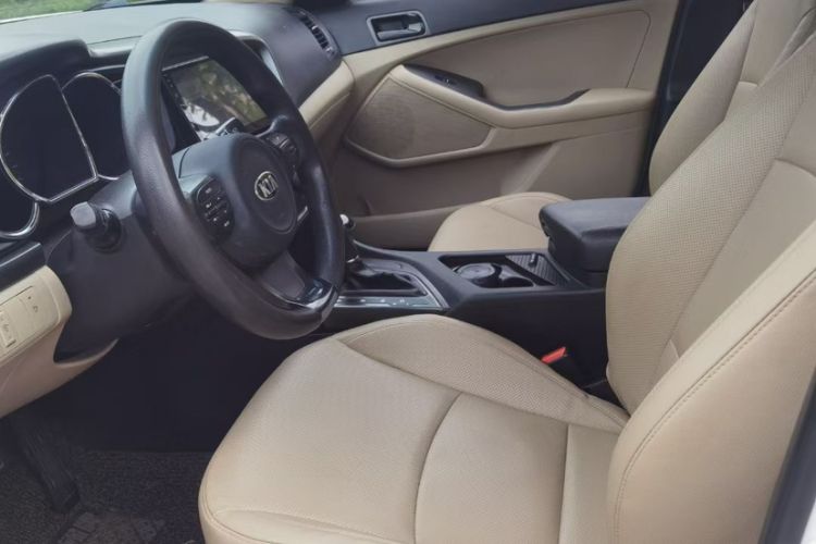 Used Kia K5 2015 2.0L Automatic GL Interior 2