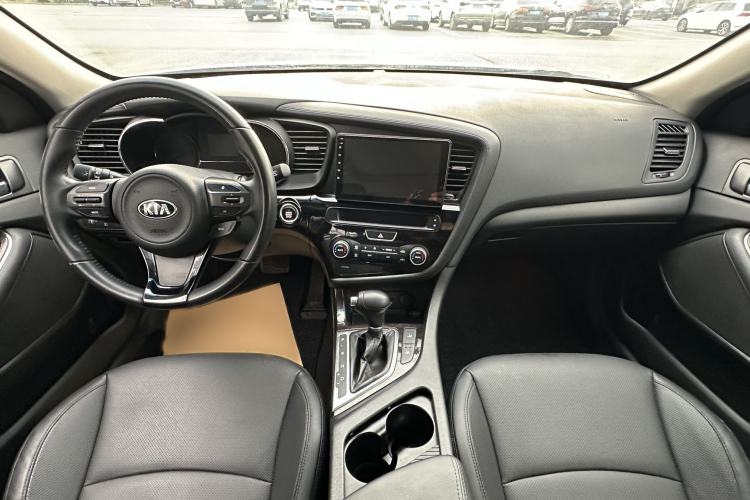 Used Kia K5 2015 2.0L Automatic LUX Interior 2