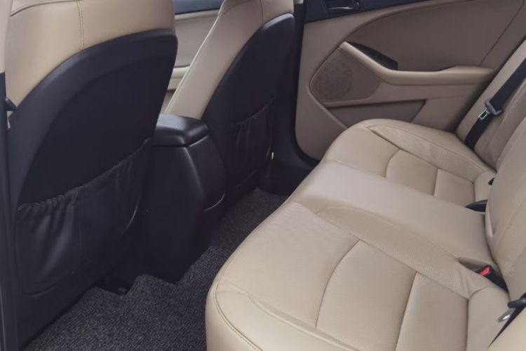 Used Kia K5 2015 2.0L Automatic GL Interior 3