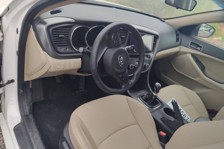 Used Kia K5 2015 2.0L Manual GL Interior 3