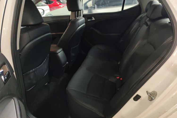 Used Kia K5 2015 2.0L Automatic GLS Interior 4