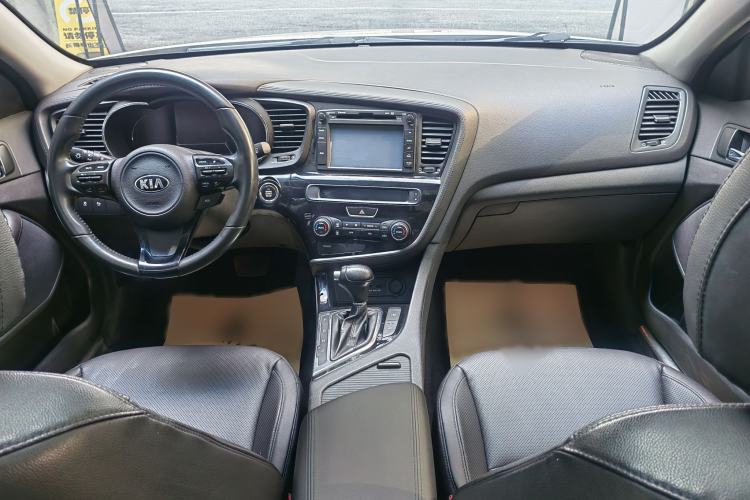 Used Kia K5 2015 2.0L Automatic Special Interior 4