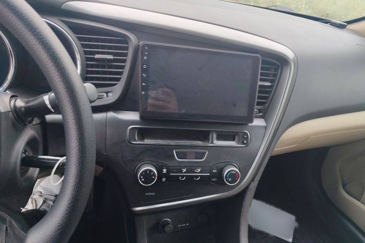 Used Kia K5 2015 2.0L Manual GL Interior 5