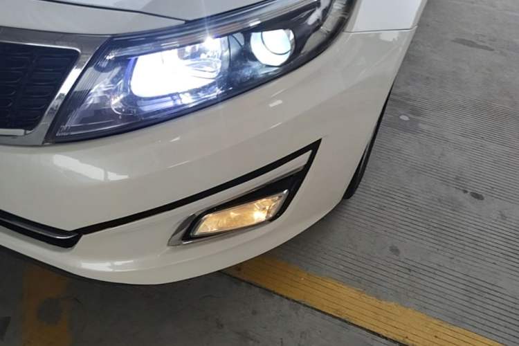 Used Kia K5 2015 2.0L Automatic GLS Left Front Headlight