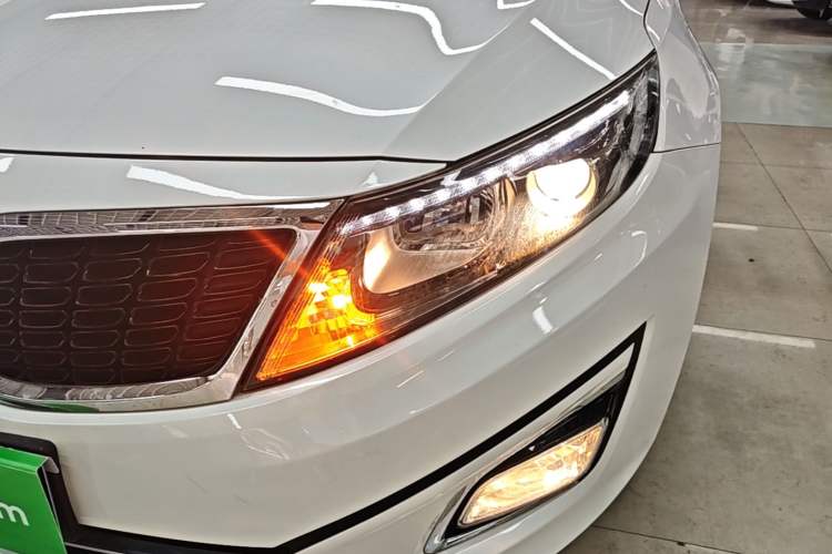 Used Kia K5 2015 2.0L Automatic LUX Left Front Headlight