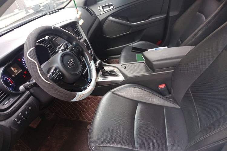 Used Kia K5 2015 2.0L Automatic LUX Left Front Seat