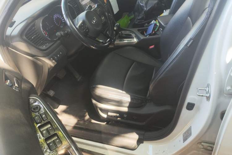 Used Kia K5 2015 2.0L Automatic LUX Left Front Seat