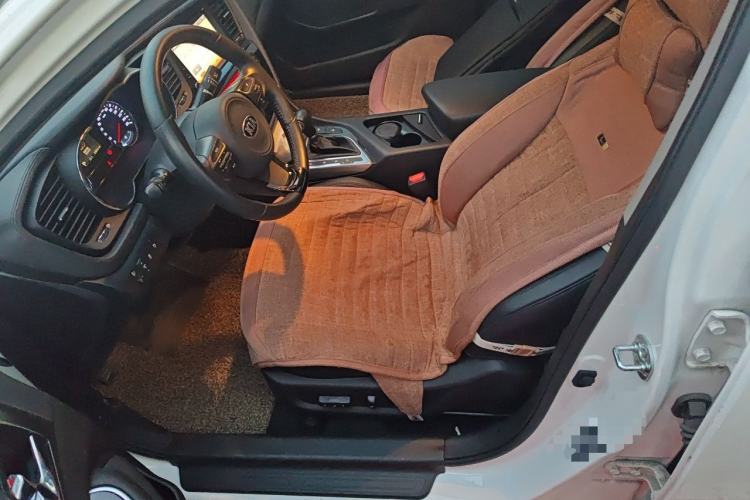 Used Kia K5 2015 2.0L Automatic LUX Left Front Seat