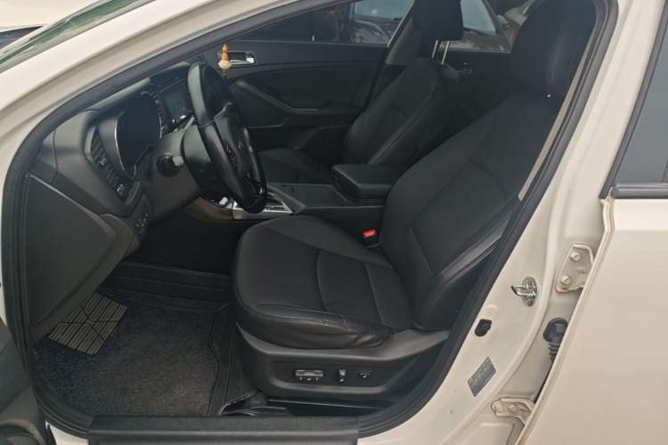 Used Kia K5 2015 2.0L Automatic LUX Left Front Seat