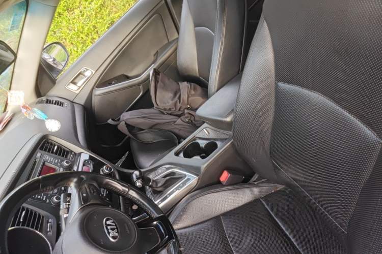 Used Kia K5 2015 2.0L Automatic LUX Left Front Seat