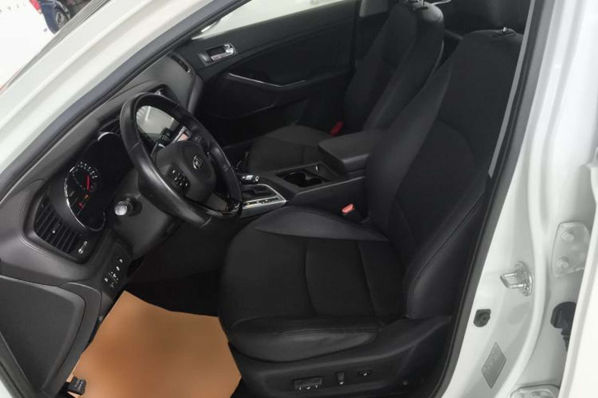 Used Kia K5 2015 2.0L Automatic LUX Left Front Seat
