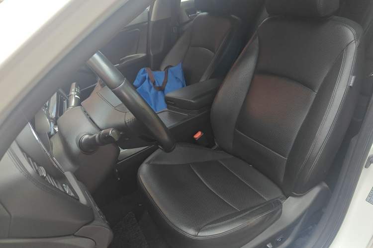 Used Kia K5 2015 2.0L Automatic LUX Left Front Seat