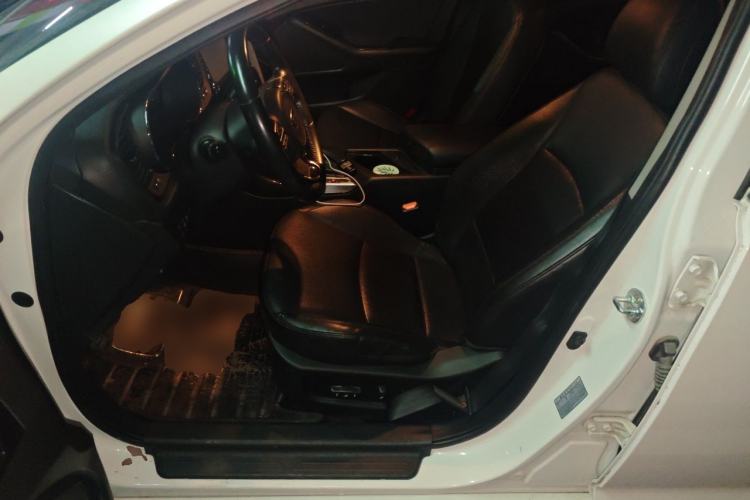Used Kia K5 2015 2.0L Automatic LUX Left Front Seat