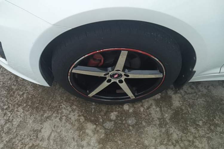 Used Kia K5 2015 2.0L Automatic GL Left Front Wheel Hub