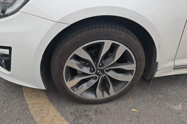 Used Kia K5 2015 2.0L Automatic Special Left Front Wheel Hub