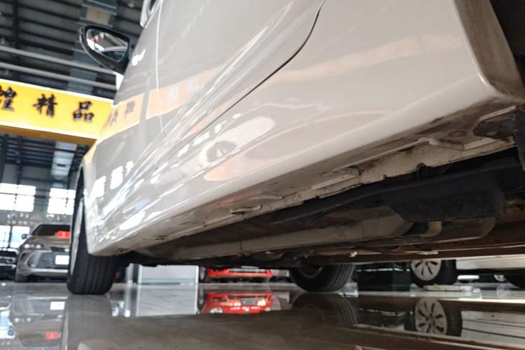 Used Kia K5 2015 2.0L Automatic GL Left Side Sill