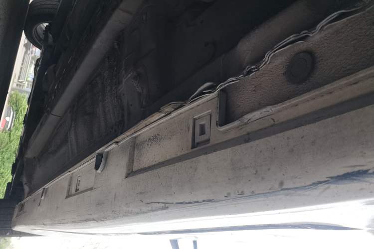 Used Kia K5 2015 2.0L Automatic LUX Left Side Sill