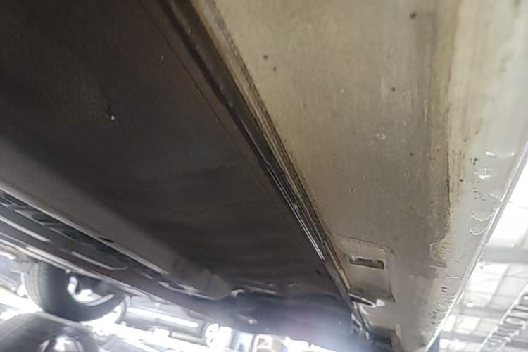 Used Kia K5 2015 2.0L Automatic LUX Left Side Sill