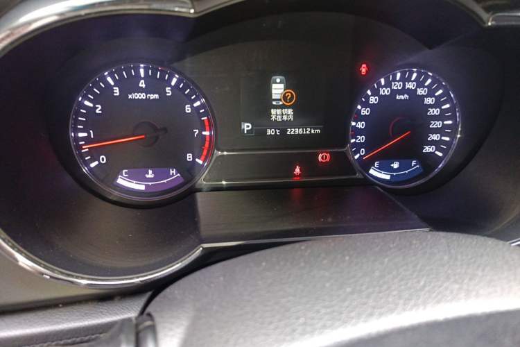 Used Kia K5 2015 2.0L Automatic LUX Odometer Close Up