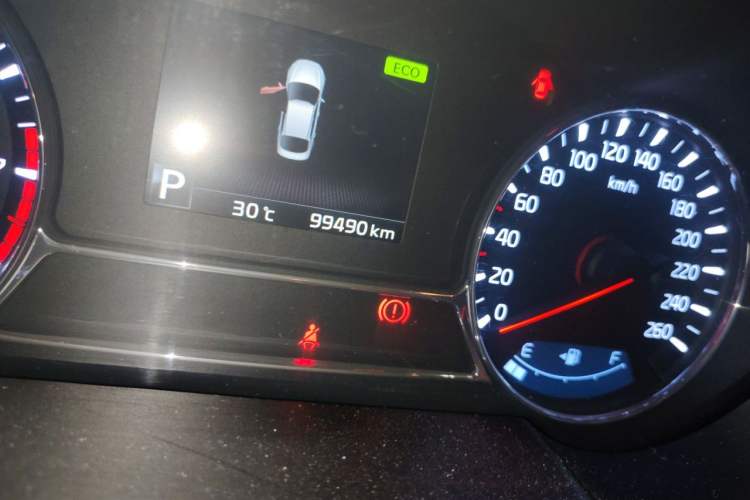Used Kia K5 2015 2.0L Automatic LUX Odometer Close Up