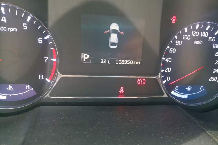 Used Kia K5 2015 2.0L Automatic LUX Odometer Close Up