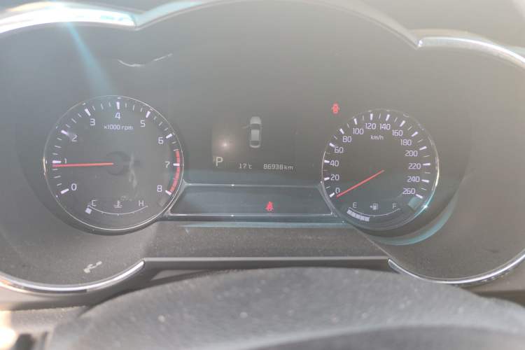 Used Kia K5 2015 2.0L Automatic LUX Odometer Close Up