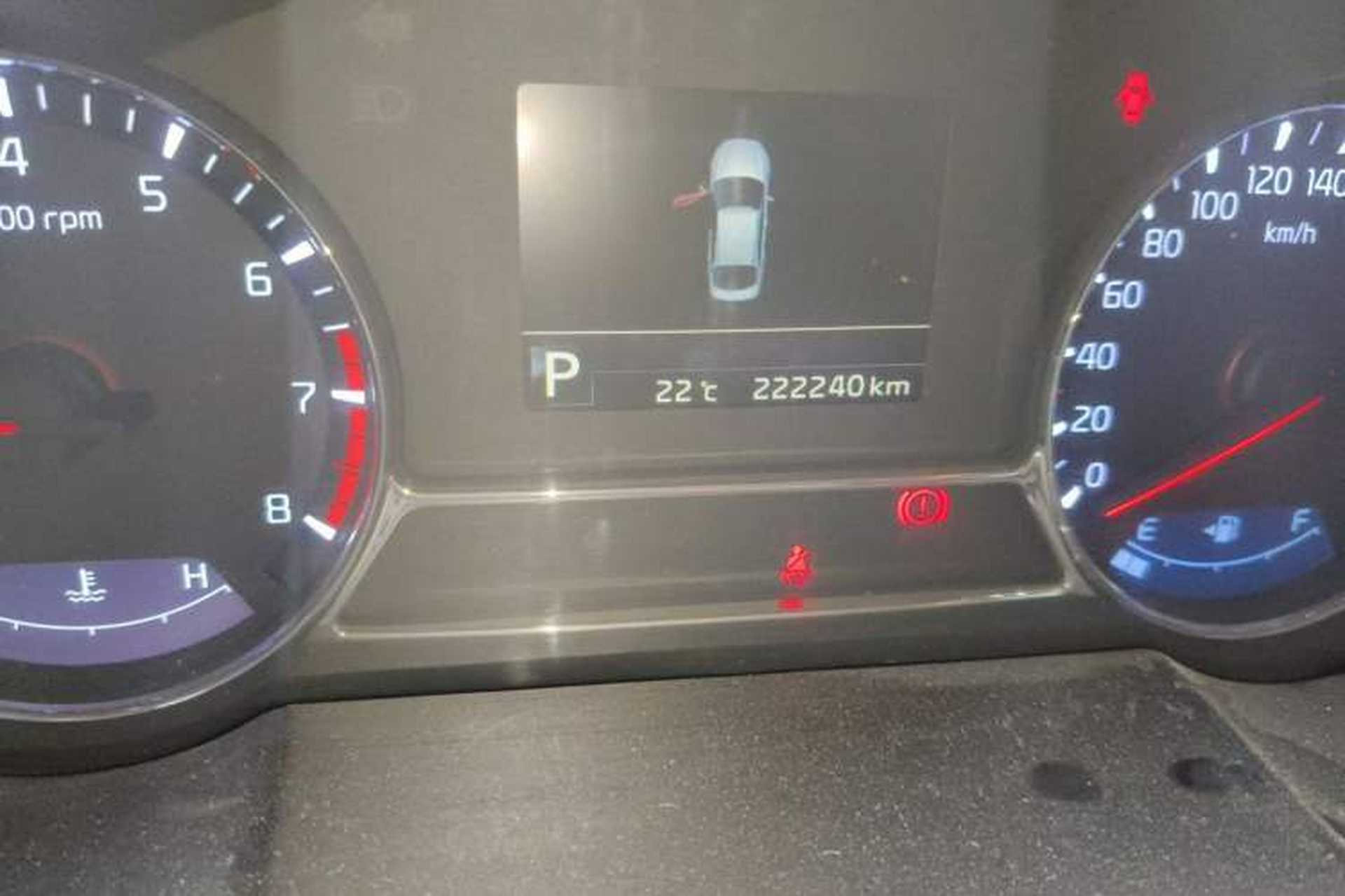 Used Kia K5 2015 2.0L Automatic LUX Odometer Close Up