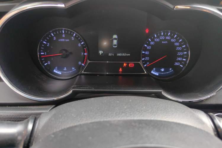 Used Kia K5 2015 2.0L Automatic LUX Odometer Close Up