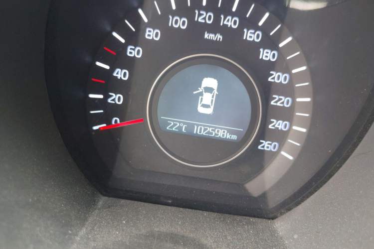 Used Kia K5 2015 2.0L Manual GL Odometer Close Up