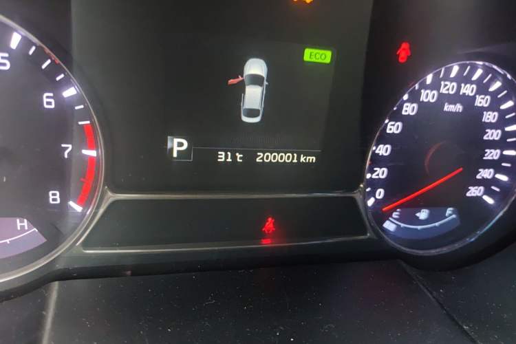 Used Kia K5 2015 2.0L Automatic LUX Odometer Close Up