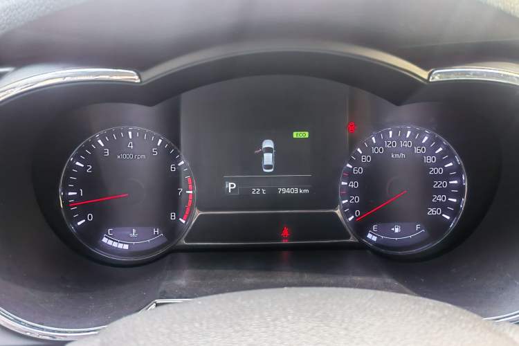 Used Kia K5 2015 2.0L Automatic Special Odometer Close Up