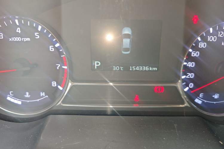 Used Kia K5 2015 2.0L Automatic LUX Odometer Close Up