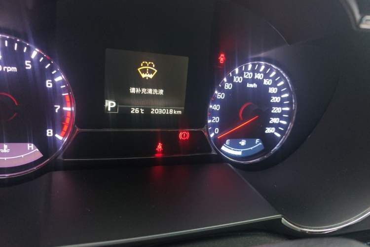 Used Kia K5 2015 2.0L Automatic LUX Odometer Close Up