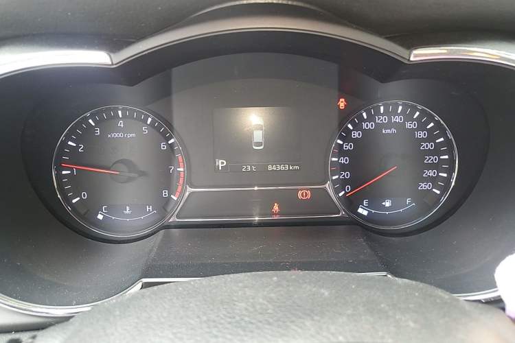 Used Kia K5 2015 2.0L Automatic LUX Odometer Close Up