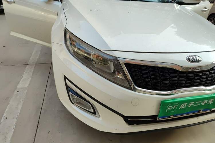 Used Kia K5 2015 2.0L Automatic LUX Right Front Headlight