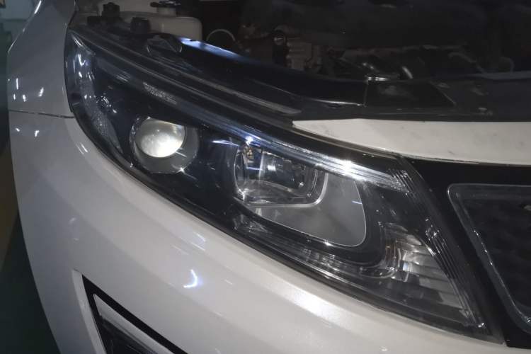 Used Kia K5 2015 2.0L Automatic GL Right Front Headlight