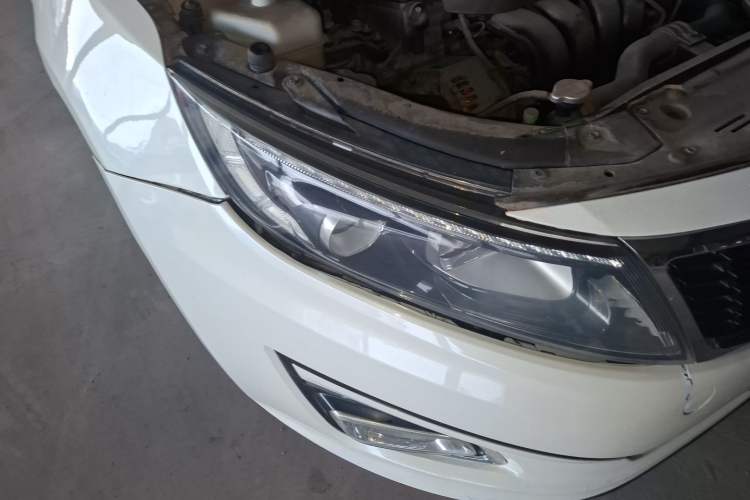 Used Kia K5 2015 2.0L Automatic LUX Right Front Headlight