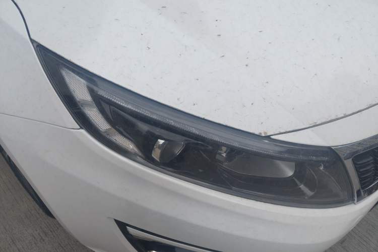 Used Kia K5 2015 2.0L Automatic LUX Right Front Headlight