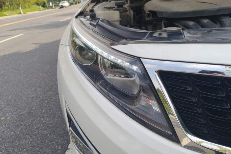 Used Kia K5 2015 2.0L Automatic LUX Right Front Headlight