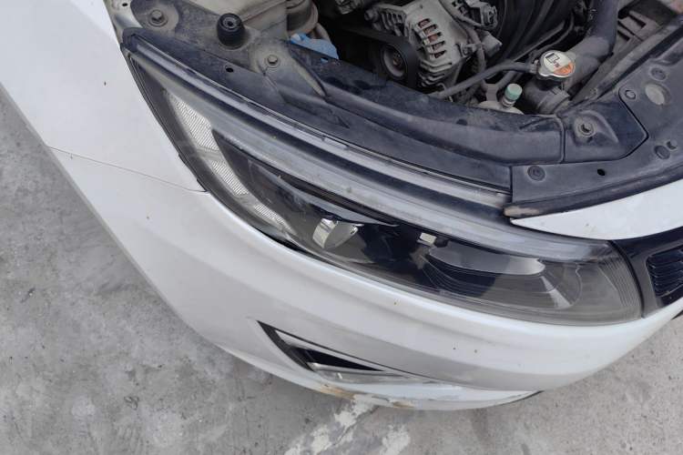 Used Kia K5 2015 2.0L Automatic LUX Right Front Headlight