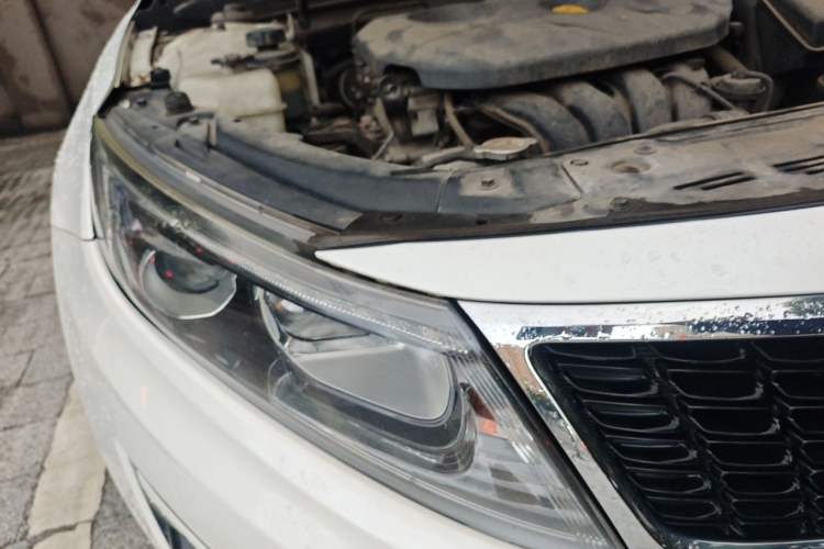 Used Kia K5 2015 2.0L Automatic LUX Right Front Headlight