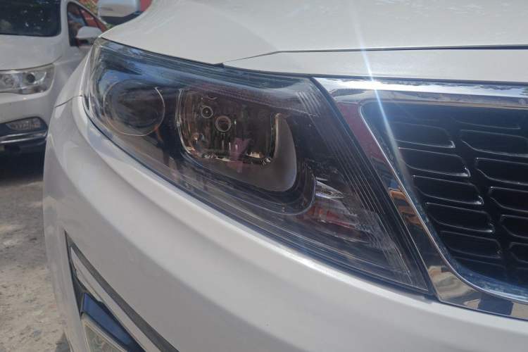 Used Kia K5 2015 2.0L Automatic LUX Right Front Headlight