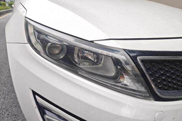 Used Kia K5 2015 2.0L Automatic GL Right Front Headlight
